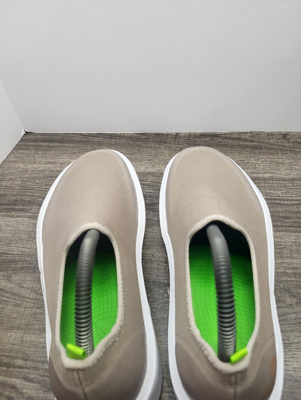 OOFOS OOMEGA EEZEE LOW WOMEN'S SIZE 9 COMFORT SLIP ON SHOES TAUPE - Picture 6 of 10